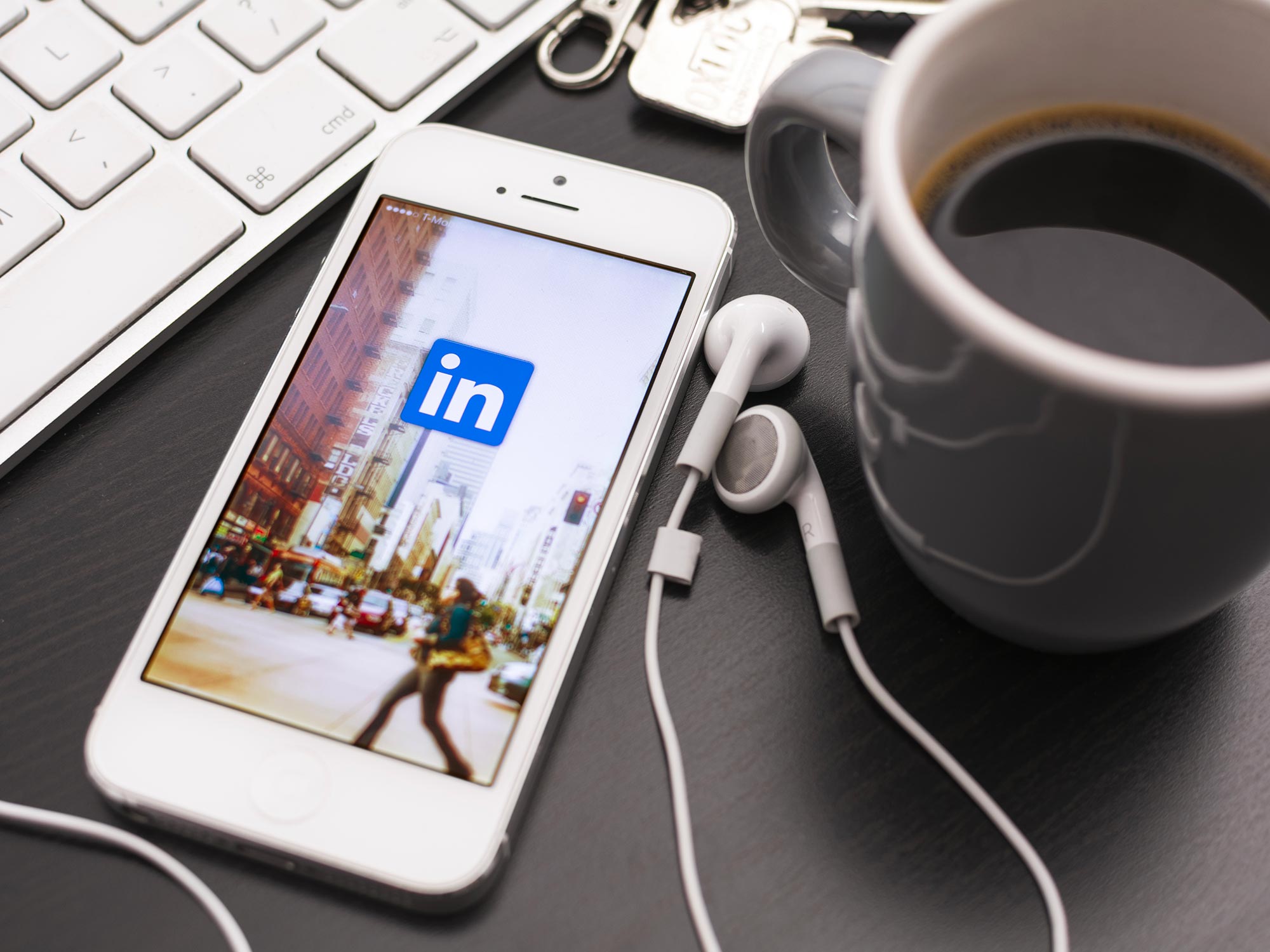 Astuces pour trouver des clients sur LinkedIn - Agence Sharing